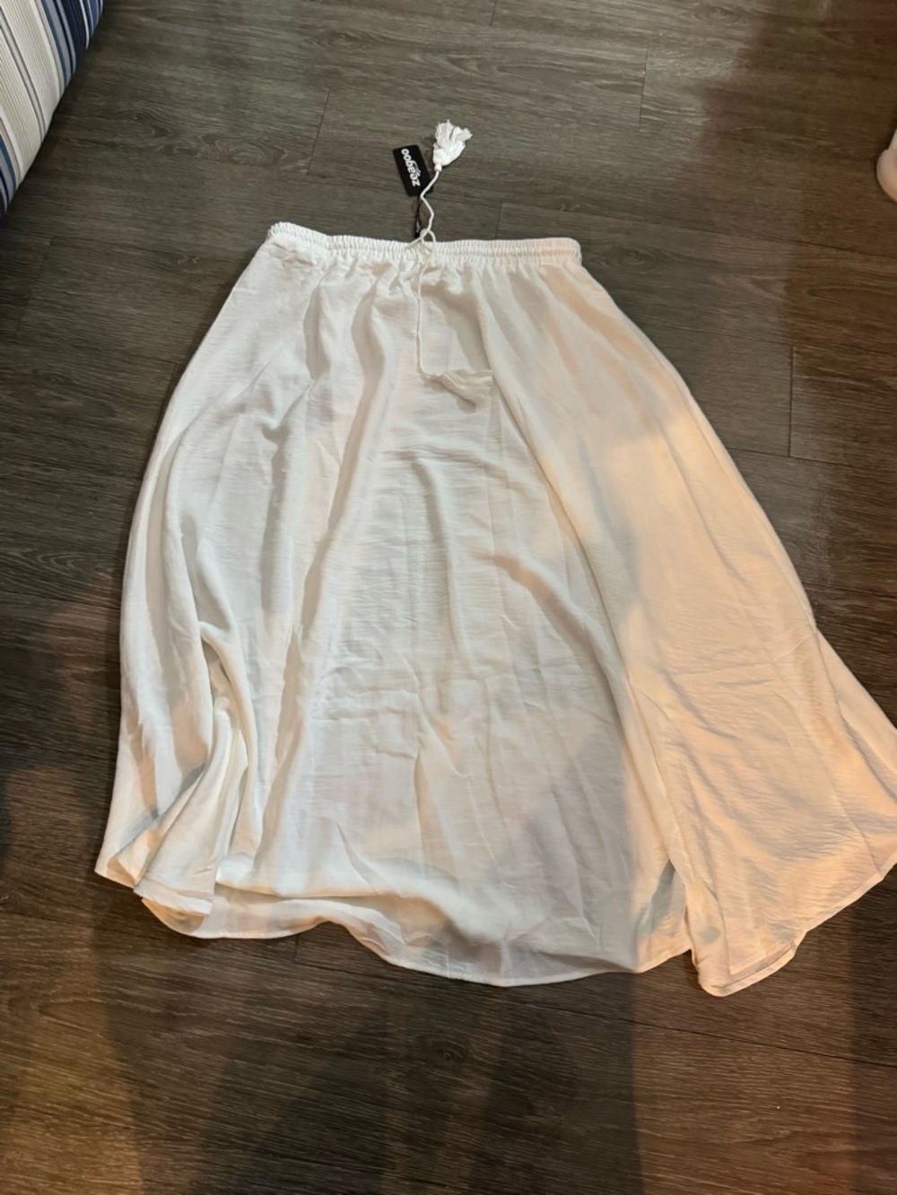 zeagoo White Flowing Maxi Skirt with Drawstring Waist